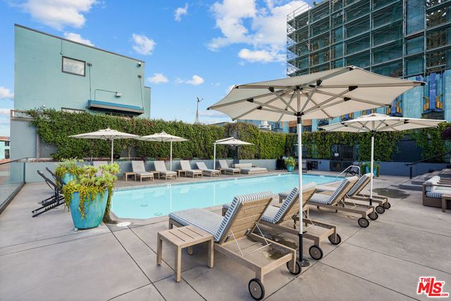 849 S Broadway 403, Los Angeles, CA 90014