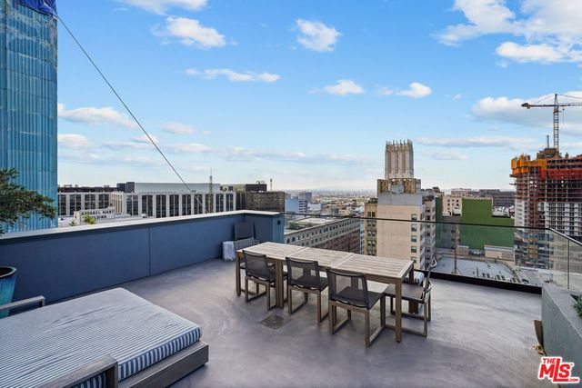 849 S Broadway 403, Los Angeles, CA 90014