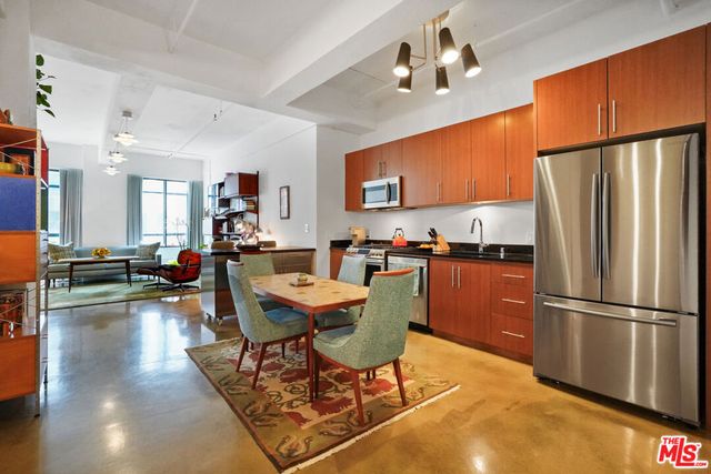 849 S Broadway 403, Los Angeles, CA 90014