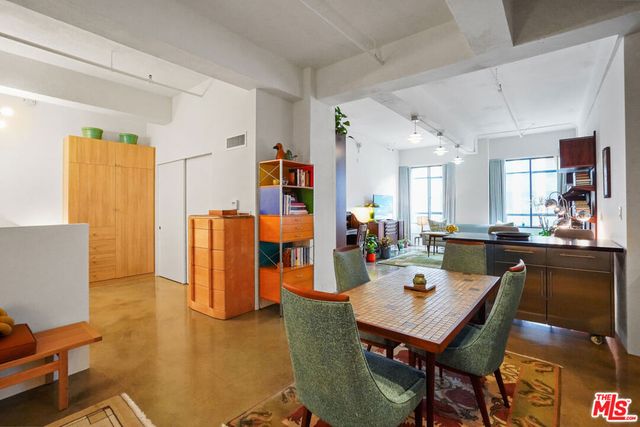 849 S Broadway 403, Los Angeles, CA 90014