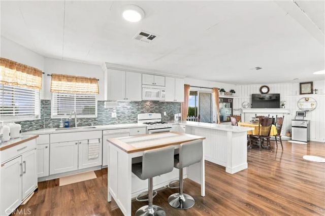 23301 Ridge Route 179, Laguna Hills, CA 92653