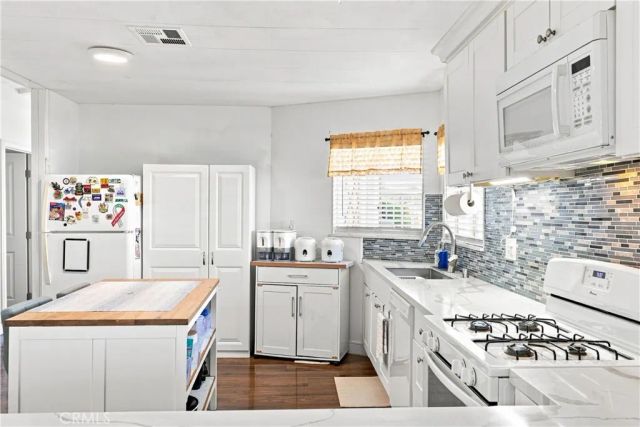 23301 Ridge Route 179, Laguna Hills, CA 92653