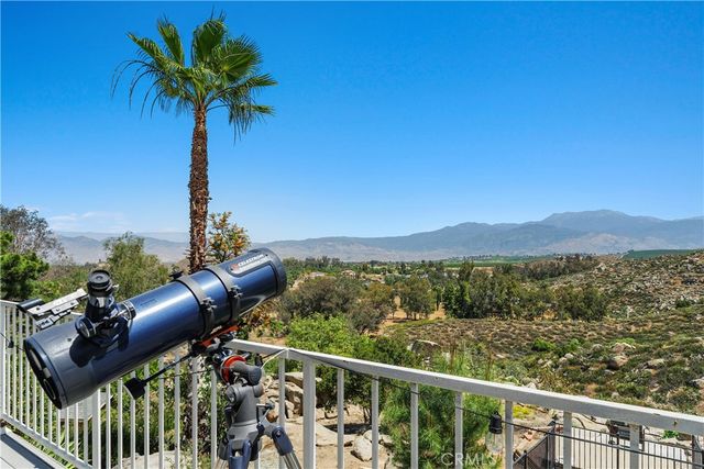 27830 Hemet Street, Hemet, CA 92544