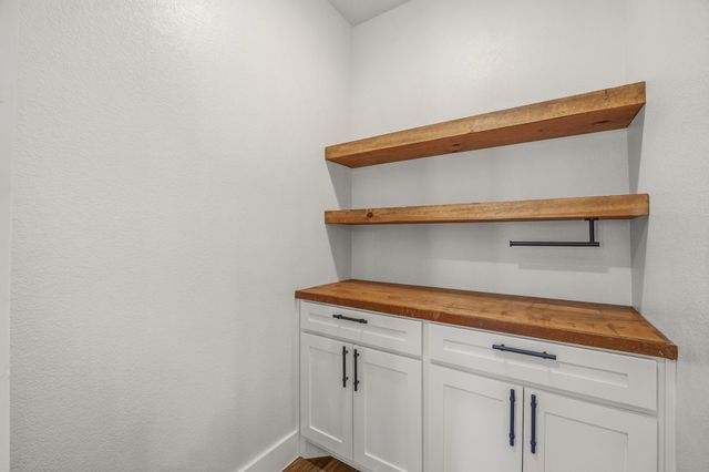 198 Cedar Mountain Drive, Weatherford, TX 76085