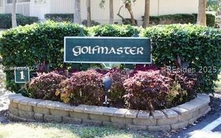 1 Gloucester Rd Apt 305, Hilton Head Island, SC 29928