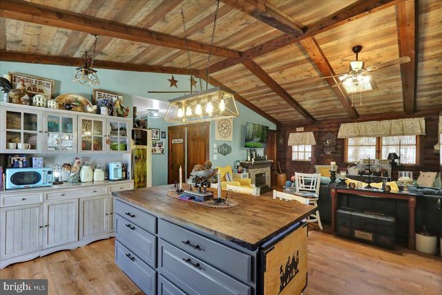 31 BROAD AX PASS, Morgantown, PA 19543