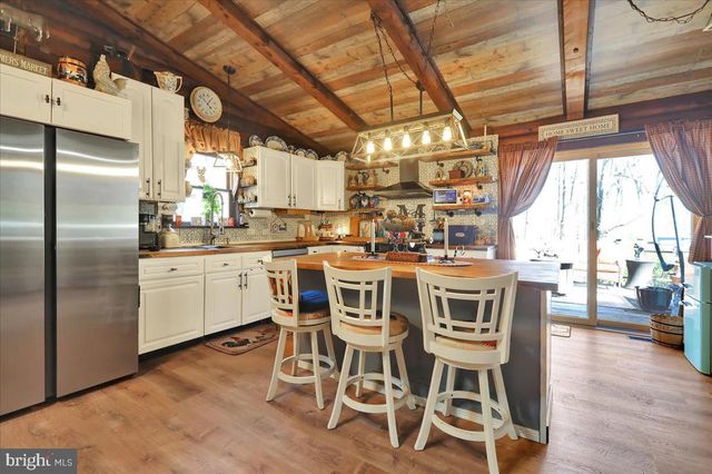 31 BROAD AX PASS, Morgantown, PA 19543