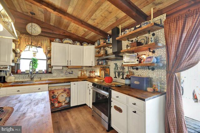 31 BROAD AX PASS, Morgantown, PA 19543