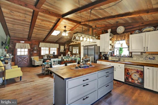 31 BROAD AX PASS, Morgantown, PA 19543