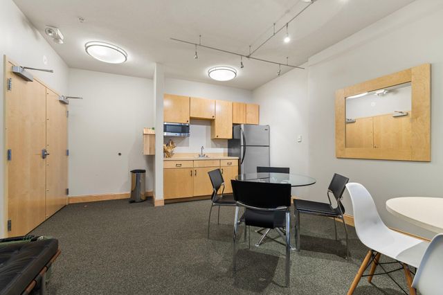 270 4th Street E 203, Saint Paul, MN 55101