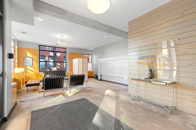 270 4th Street E 203, Saint Paul, MN 55101