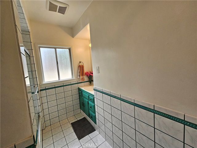 5703 Beck Avenue, North Hollywood, CA 91601