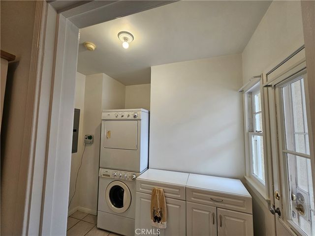 5703 Beck Avenue, North Hollywood, CA 91601