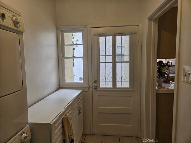 5703 Beck Avenue, North Hollywood, CA 91601