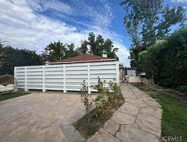5703 Beck Avenue, North Hollywood, CA 91601