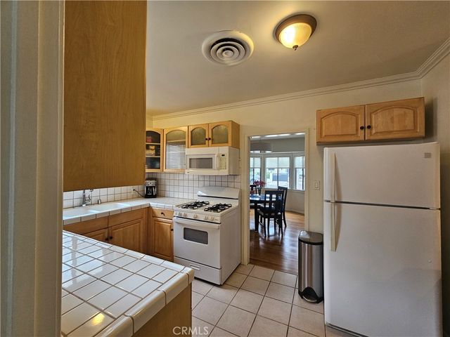 5703 Beck Avenue, North Hollywood, CA 91601