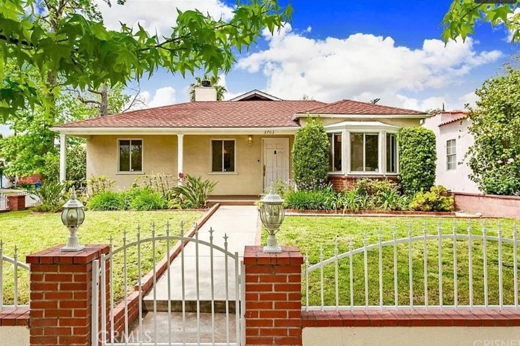 5703 Beck Avenue, North Hollywood, CA 91601