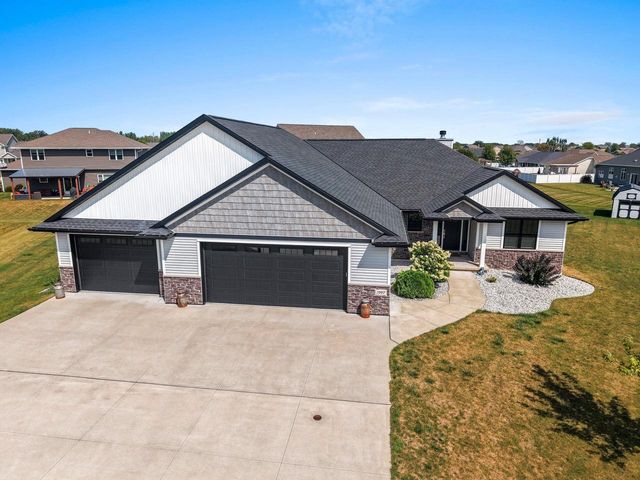 1997 Dobby STREET, De Pere, WI 54115