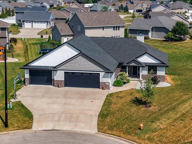 1997 Dobby STREET, De Pere, WI 54115