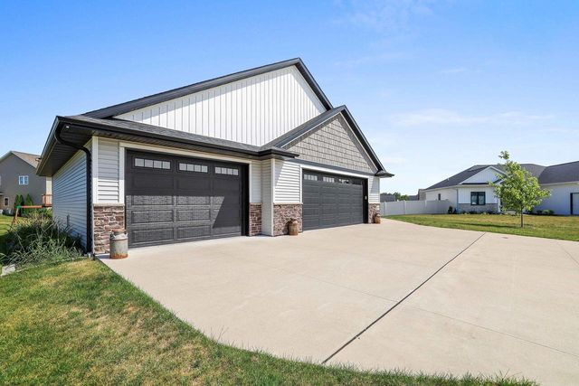 1997 Dobby STREET, De Pere, WI 54115
