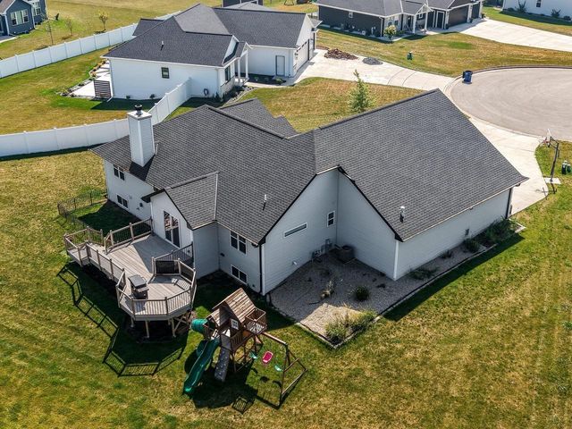 1997 Dobby STREET, De Pere, WI 54115