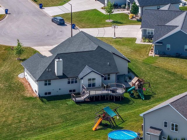 1997 Dobby STREET, De Pere, WI 54115