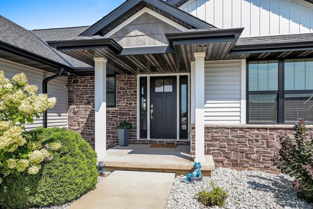 1997 Dobby STREET, De Pere, WI 54115