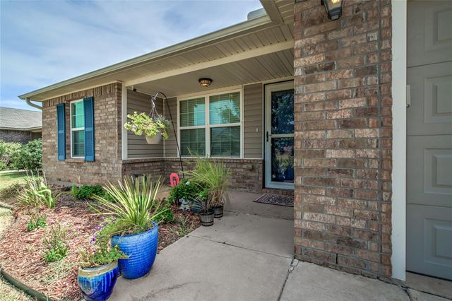 2900 Sun Berry Way, Yukon, OK 73099