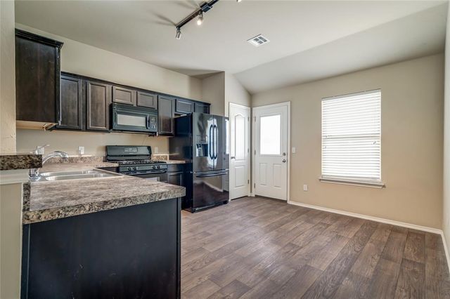 2900 Sun Berry Way, Yukon, OK 73099