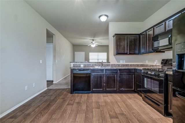2900 Sun Berry Way, Yukon, OK 73099