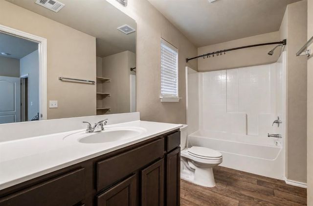 2900 Sun Berry Way, Yukon, OK 73099