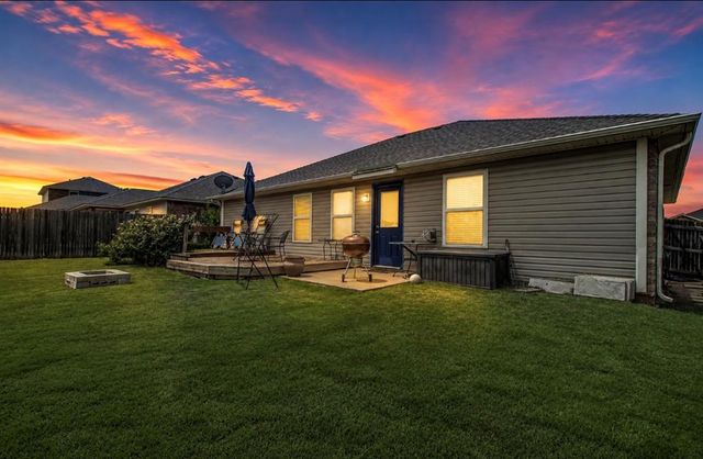 2900 Sun Berry Way, Yukon, OK 73099
