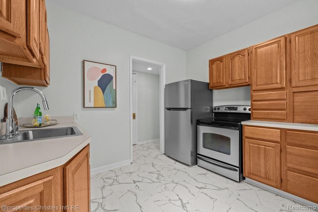 1093-95 Lakepointe Street, Grosse Pointe Park, MI 48230