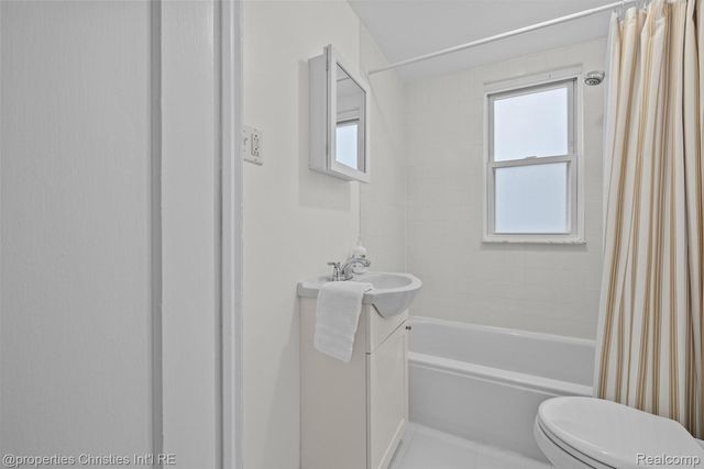 1093-95 Lakepointe Street, Grosse Pointe Park, MI 48230