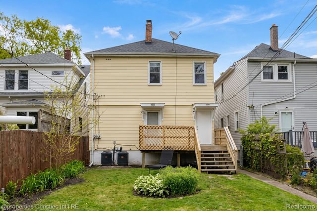 1093-95 Lakepointe Street, Grosse Pointe Park, MI 48230