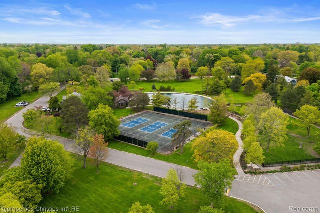 1093-95 Lakepointe Street, Grosse Pointe Park, MI 48230