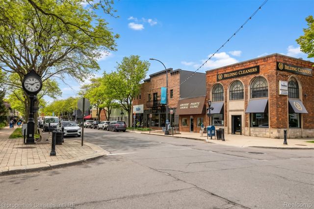 1093-95 Lakepointe Street, Grosse Pointe Park, MI 48230