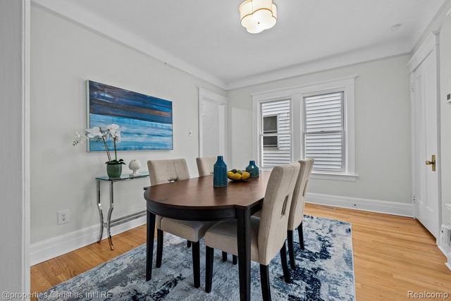 1093-95 Lakepointe Street, Grosse Pointe Park, MI 48230