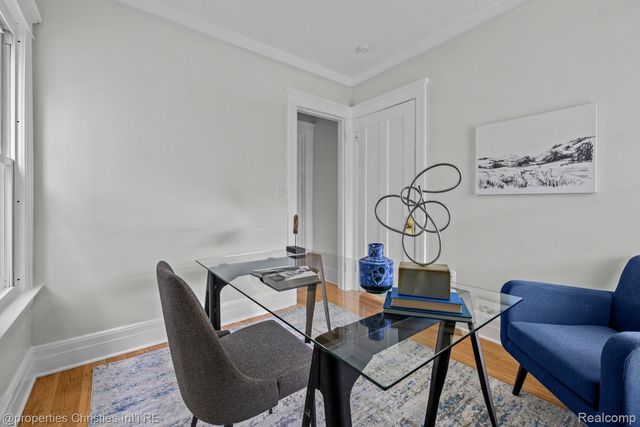 1093-95 Lakepointe Street, Grosse Pointe Park, MI 48230