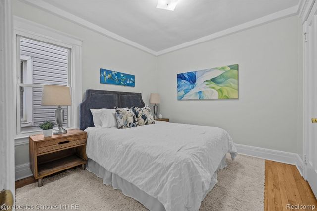 1093-95 Lakepointe Street, Grosse Pointe Park, MI 48230