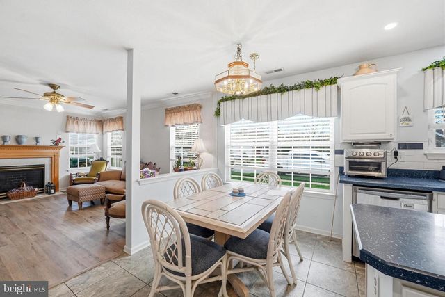 112 BLUE HERON DR, West Deptford, NJ 08086