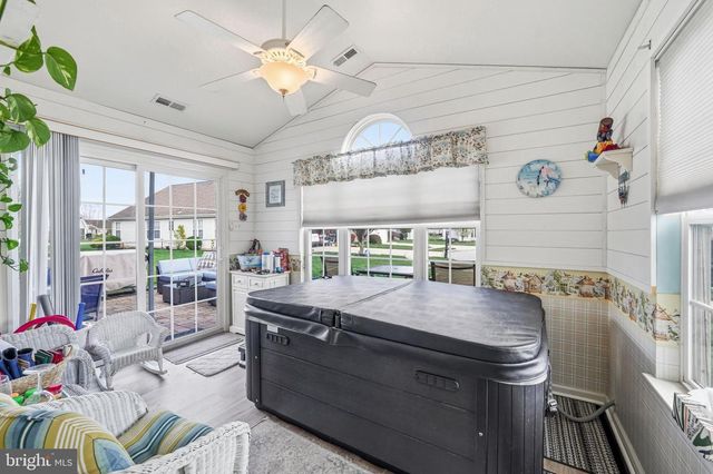 112 BLUE HERON DR, West Deptford, NJ 08086