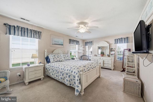 112 BLUE HERON DR, West Deptford, NJ 08086