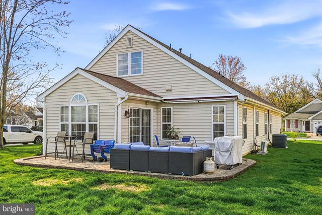 112 BLUE HERON DR, West Deptford, NJ 08086