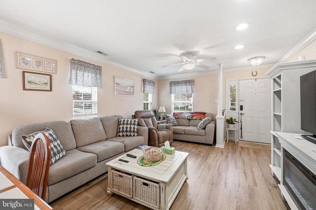 112 BLUE HERON DR, West Deptford, NJ 08086