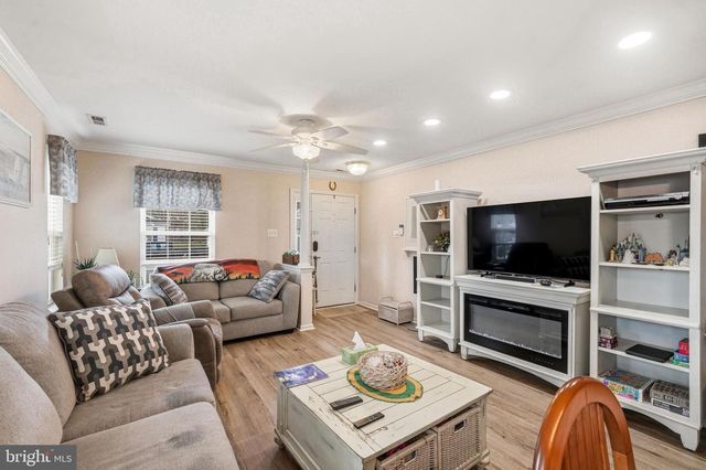 112 BLUE HERON DR, West Deptford, NJ 08086