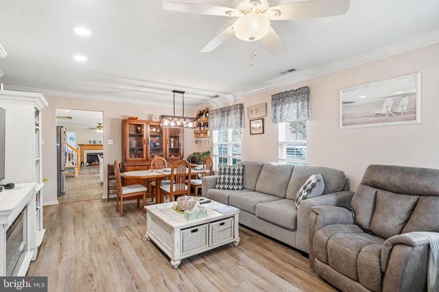 112 BLUE HERON DR, West Deptford, NJ 08086