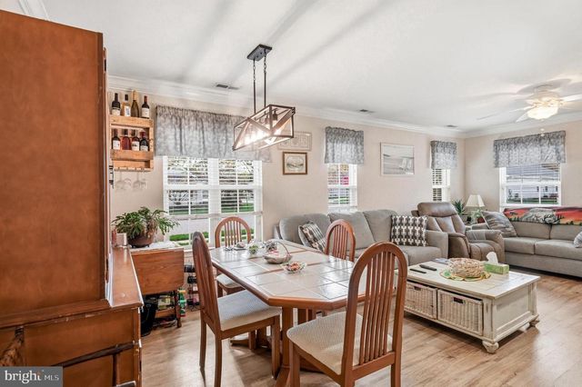 112 BLUE HERON DR, West Deptford, NJ 08086