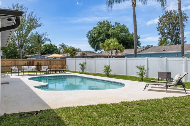 11785 108TH AVENUE N, Largo, FL 33778