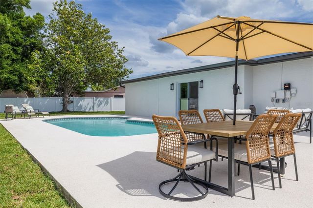 11785 108TH AVENUE N, Largo, FL 33778